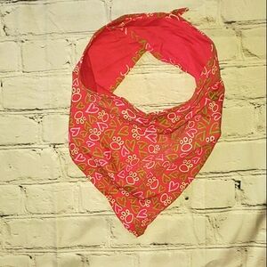 ‼️3/$25‼️ Velcro Close Paw & Heart Dog bandana, 26" 🐾